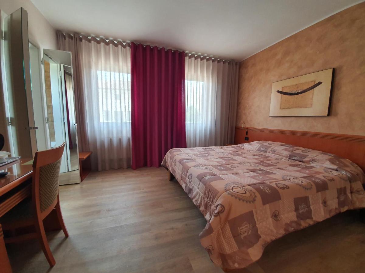 Hotel Prata Verde Prata Di Pordenone Exteriör bild