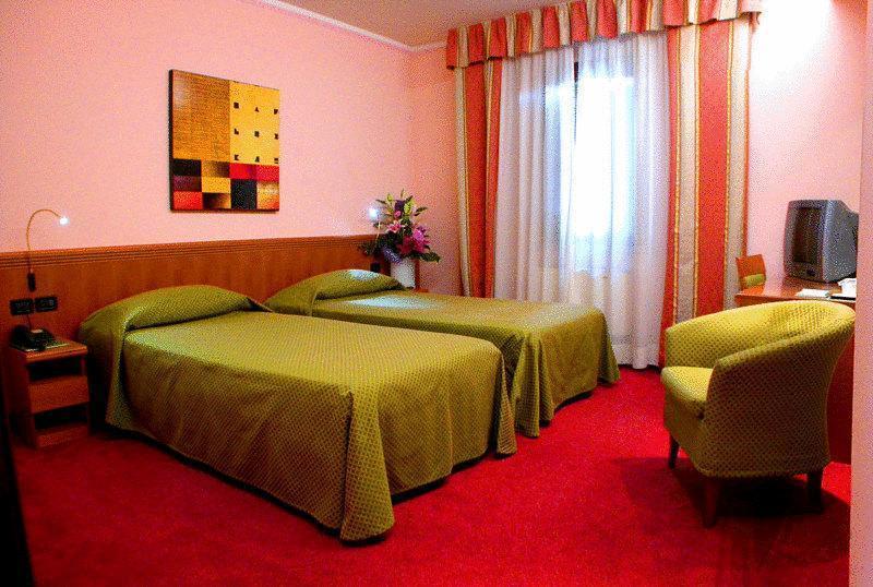 Hotel Prata Verde Prata Di Pordenone Exteriör bild