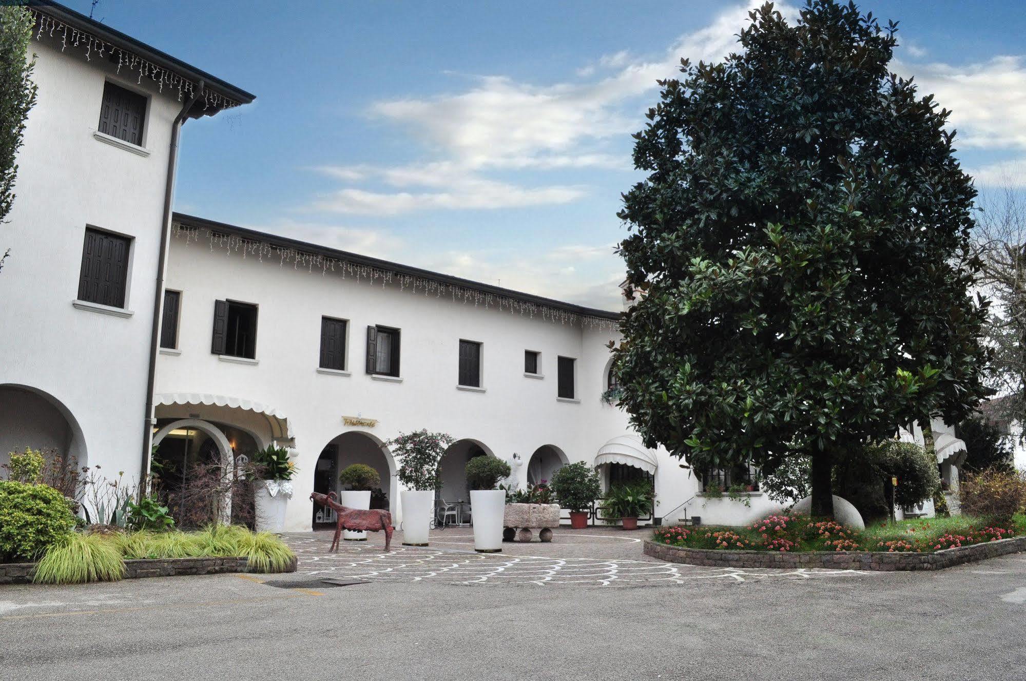 Hotel Prata Verde Prata Di Pordenone Exteriör bild