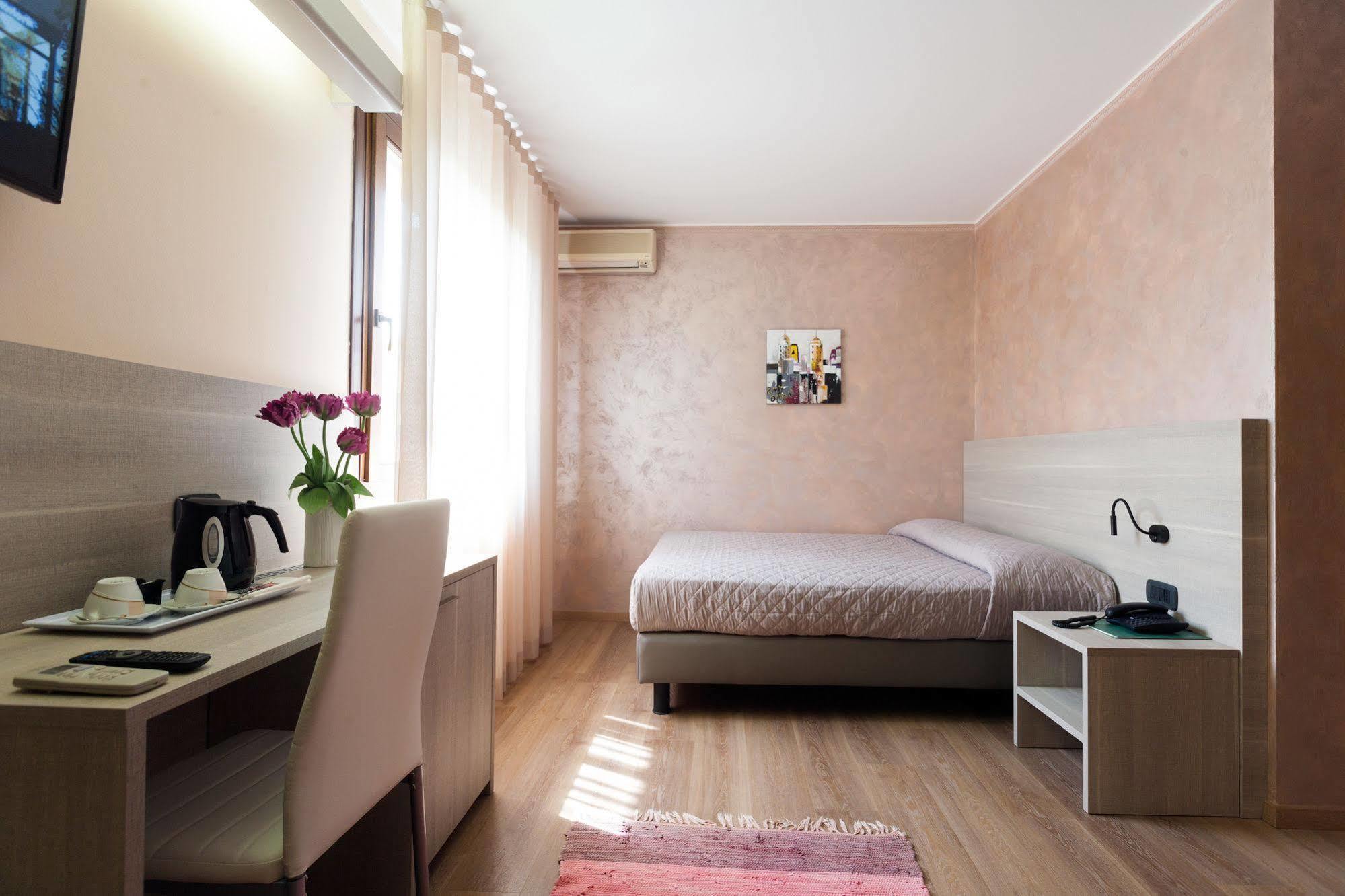 Hotel Prata Verde Prata Di Pordenone Exteriör bild