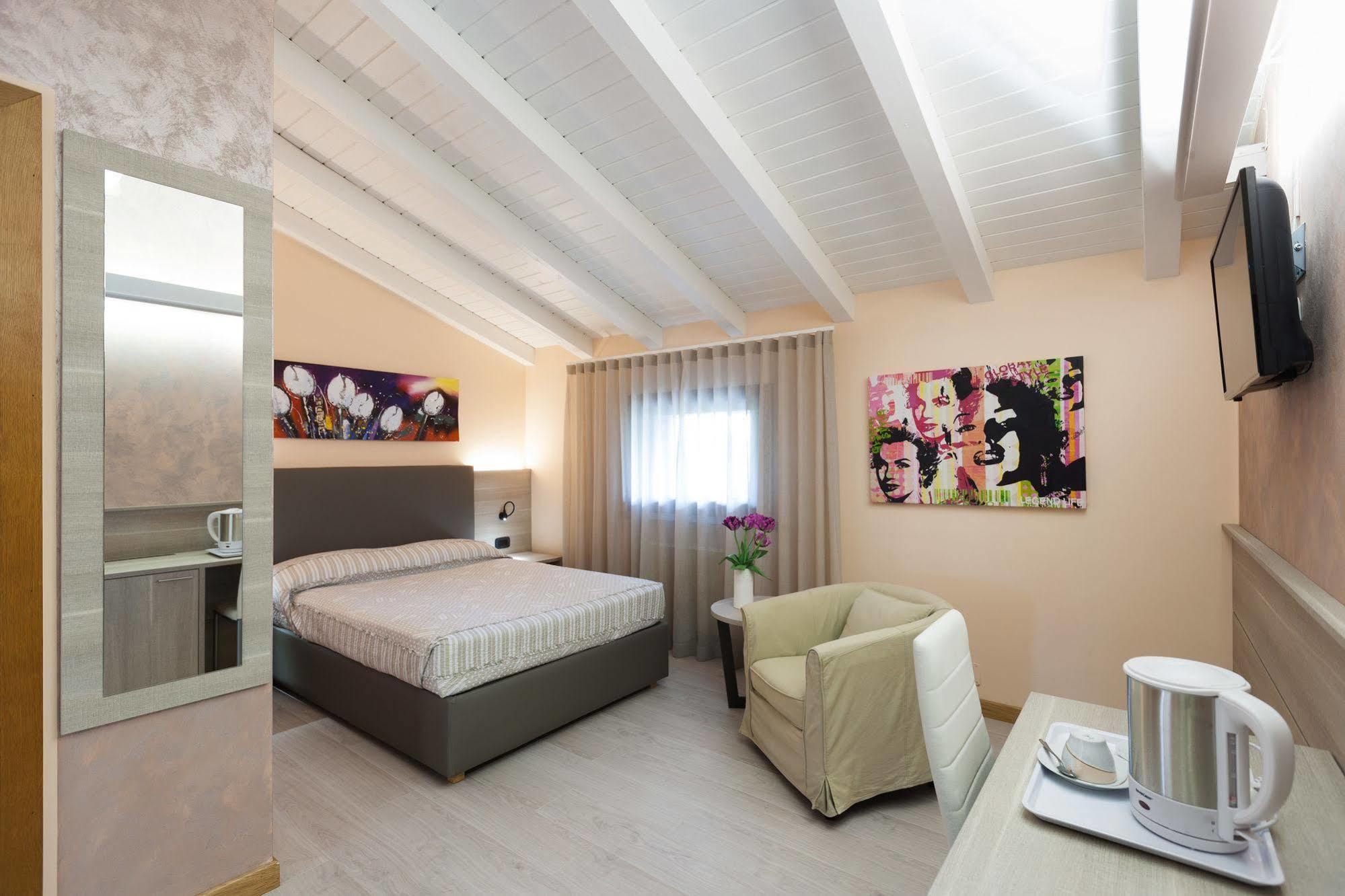 Hotel Prata Verde Prata Di Pordenone Exteriör bild