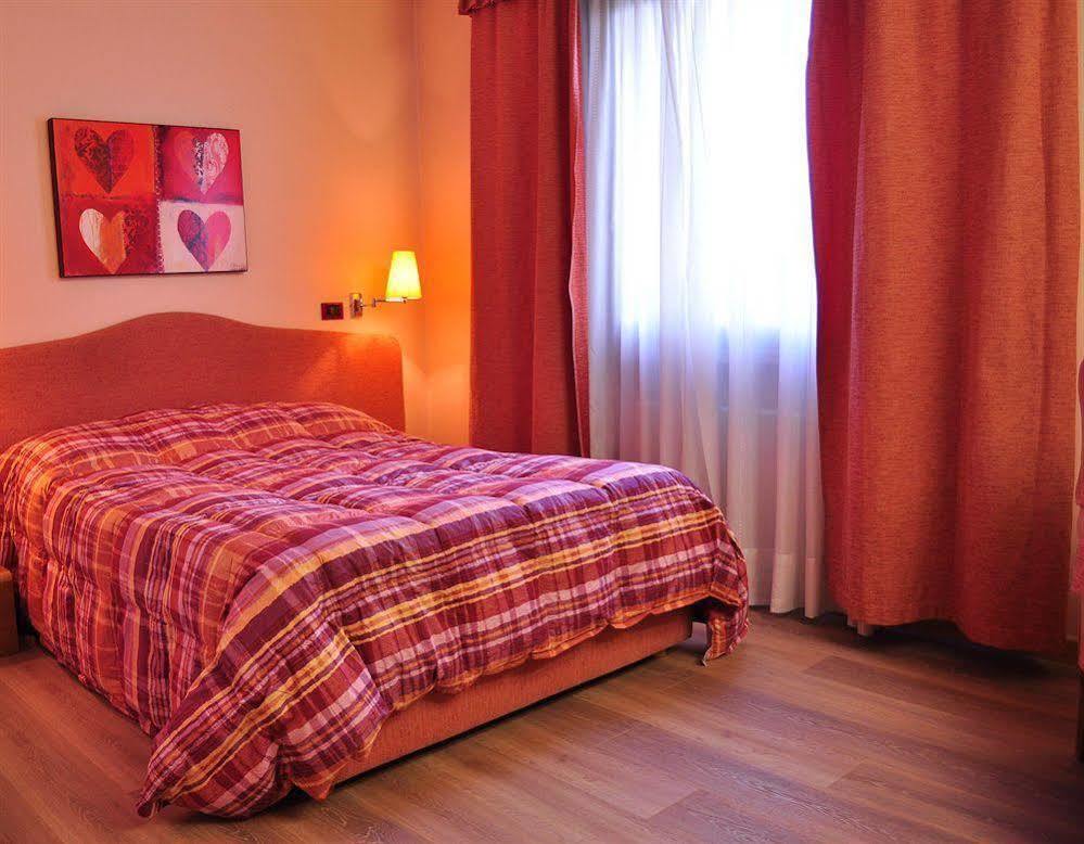 Hotel Prata Verde Prata Di Pordenone Exteriör bild